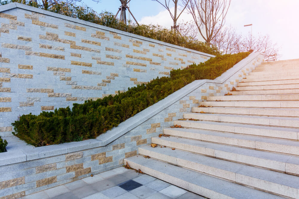 Professionally installed retaining wall by K-Ler Landworks